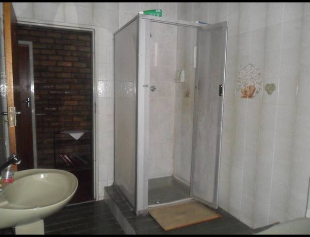 5 BEDROOM HOUSE FOR SALE IN DERSLEY